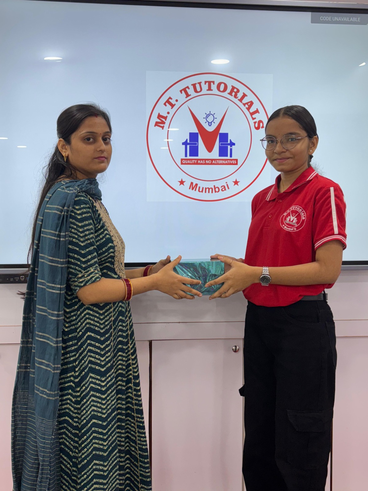 NEET and JEE student success at M.T. Tutorials coaching classes in Vasai Virar with top exam results